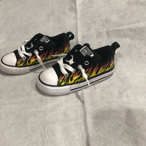 Converse Toddler sneakers size 8 - Picture 4 of 6